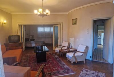 Apartament cu 2 camere semidecomandat, mobilat în Ultracentral