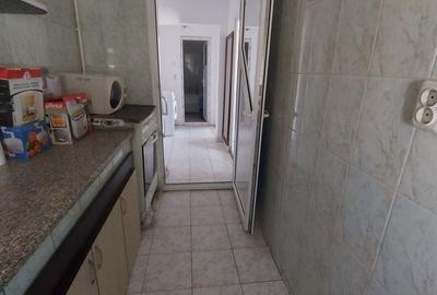 Apartament cu 3 camere decomandat în Micro 4 - 3