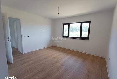 Casă cu 4 camere cu Teren 250 Mp în Valea Ursului