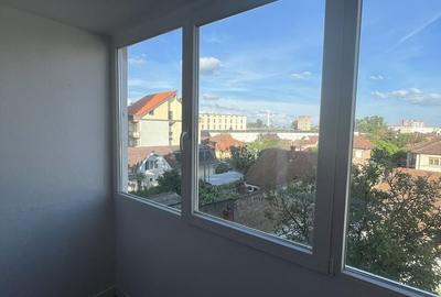 Apartament cu 3 camere decomandat în Semicentral - 1