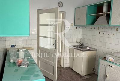 Spațiu comercial, de 100 mp, în Central