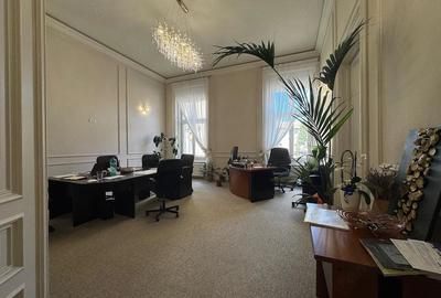 Apartament cu 4 camere semidecomandat în Ultracentral