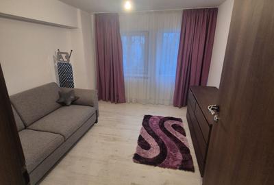Apartament cu 3 camere decomandat în Micro 3