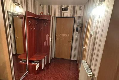 Apartament cu 4 camere decomandat în Titan