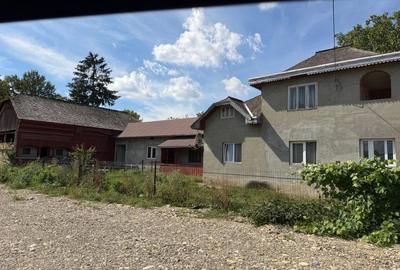 Casă cu 4 camere în Cornu Luncii