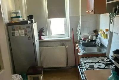 Apartament cu 4 camere semidecomandat în Favorit