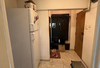 Apartament cu 3 camere decomandat în Lujerului