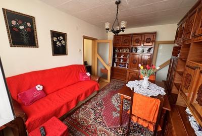 Apartament cu 3 camere decomandat, mobilat în Calea București