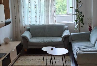 Apartament cu 3 camere decomandat, mobilat în Nicolina