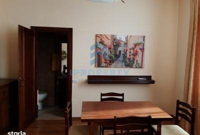 Apartament cu 3 camere decomandat în Ultracentral