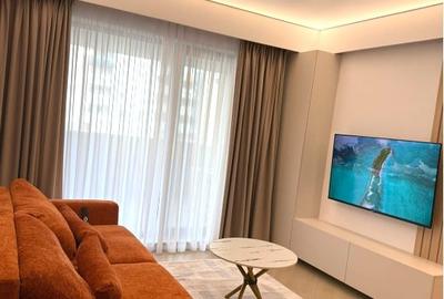 Apartament cu 3 camere semidecomandat, mobilat în Pipera