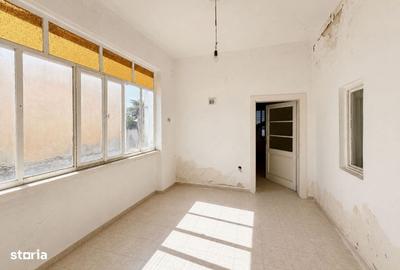 Casă cu 4 camere în Pârneava
