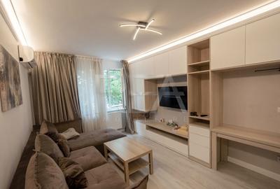 Apartament cu 3 camere decomandat, mobilat în Titan