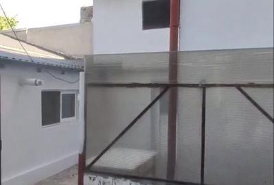 Casă cu 3 camere în Lacul Tei