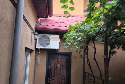 Casă cu 5 camere cu Teren 240 Mp în Bucureștii Noi