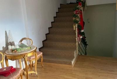 Casă individuală cu 7 camere cu Canalizare în Parcul Carol - 6