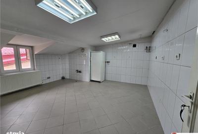 Casă cu 5 camere cu Canalizare în Văcăresti - 8