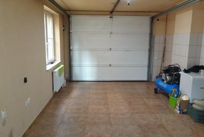 Spațiu comercial, de 300 mp, în 22 Decembrie - 8