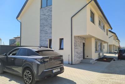 Duplex cu 4 camere cu Teren 230 Mp în Odăi - 1