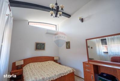 Casă cu 4 camere cu Teren 3000 Mp în Central - 10