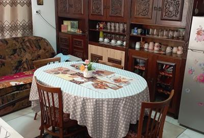 Casă cu 2 camere semidecomandat în Bacea