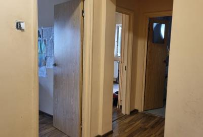 Apartament cu 2 camere decomandat în 13 Septembrie
