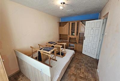 Apartament cu 2 camere semidecomandat, mobilat în Micro I - 20