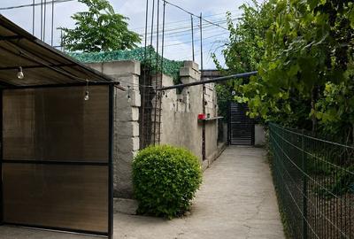 Casă cu 3 camere cu Teren 80 Mp în Ferentari
