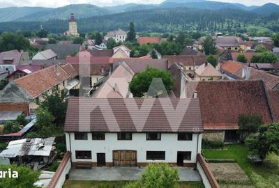 Casă cu Teren 2454 Mp în Cristian