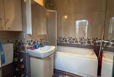 Apartament cu 3 camere decomandat în Decebal - 9