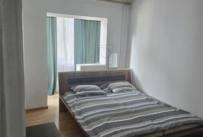Apartament cu 3 camere decomandat în Telegrafului