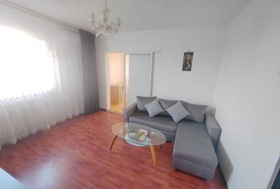 Apartament cu 2 camere semidecomandat, mobilat în Titan