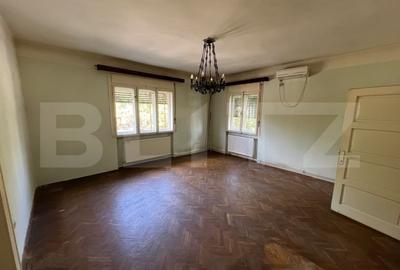 Apartament cu 3 camere decomandat, mobilat în Solidarității
