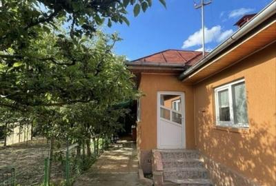 Casă cu 4 camere în Bucov