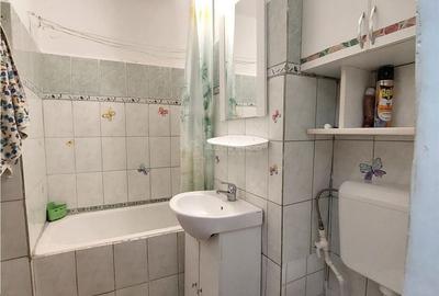 Garsonieră decomandată în Piața - 1