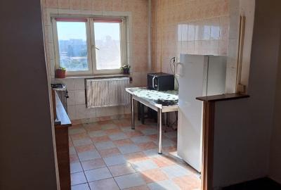 Apartament cu 2 camere semidecomandat în P-ța Muncii