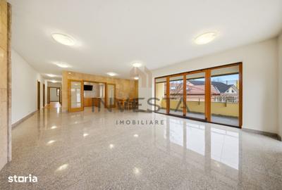 Apartament cu 4 camere semidecomandat în Central - 3