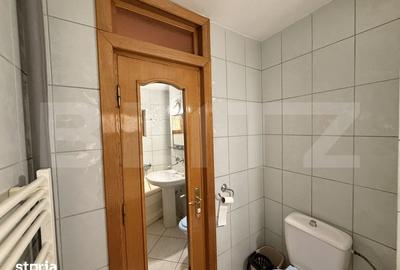 Apartament cu 4 camere decomandat în Rovine