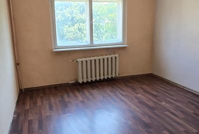 Apartament cu 3 camere semidecomandat în Central - 3