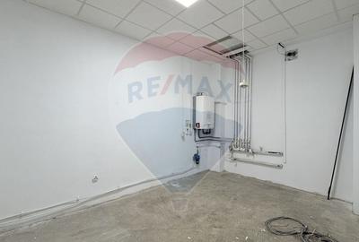 Spațiu comercial, de 135 mp, în Mazepa 2 - 5