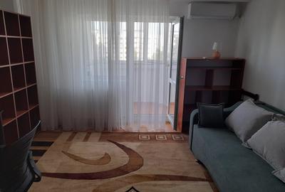 Garsonieră decomandată în Nerva Traian