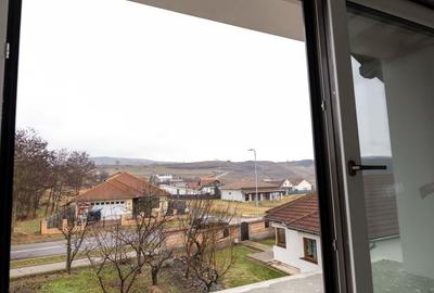 Casă cu 4 camere în Ciugud