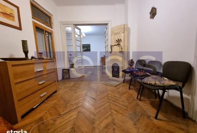 Casă cu 9 camere semidecomandat cu Teren 260 Mp în Timpuri Noi