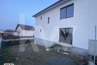 Casă cu 4 camere cu Canalizare în Șura Mică - 1