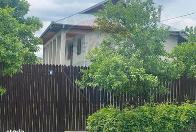 Casă cu 4 camere în Bogza - 1