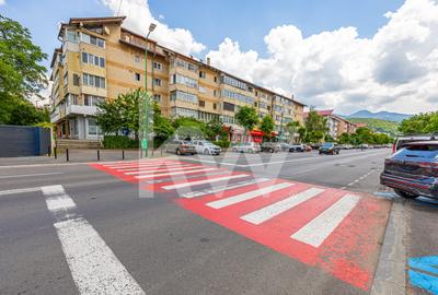 Apartament cu 3 camere decomandat în Noua - 1