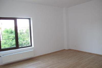 Casă cu 6 camere cu Teren 692 Mp în Drumul Taberei - 9