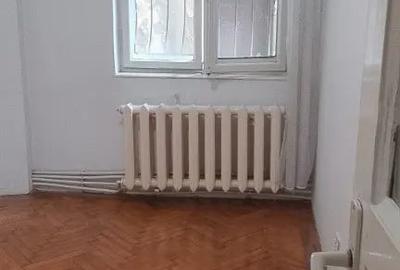 Apartament cu 3 camere decomandat în Universitate