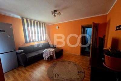 Apartament cu 3 camere semidecomandat, mobilat în Făgăraș