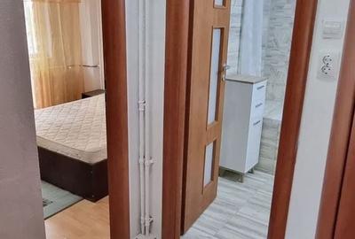 Apartament cu 2 camere decomandat în Tei